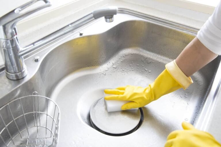 Tips on how to clean kitchen sink drainage: