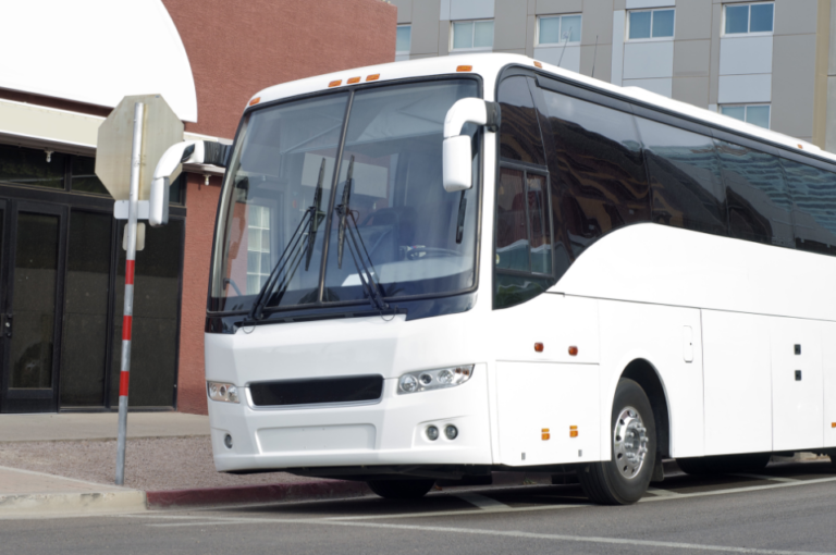 7 Awesome Reasons You Want to Rent a Charter Bus