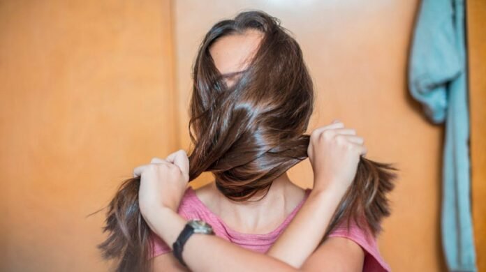 Which Routines Make Your Hair Stronger And Healthy? Which Routines Make Your Hair Stronger And Healthy?