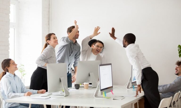 10 Ways to Improve Employee Morale in 2022