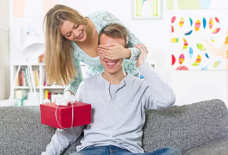 Surprise Your Husband On Birthday With Amazing Gifts