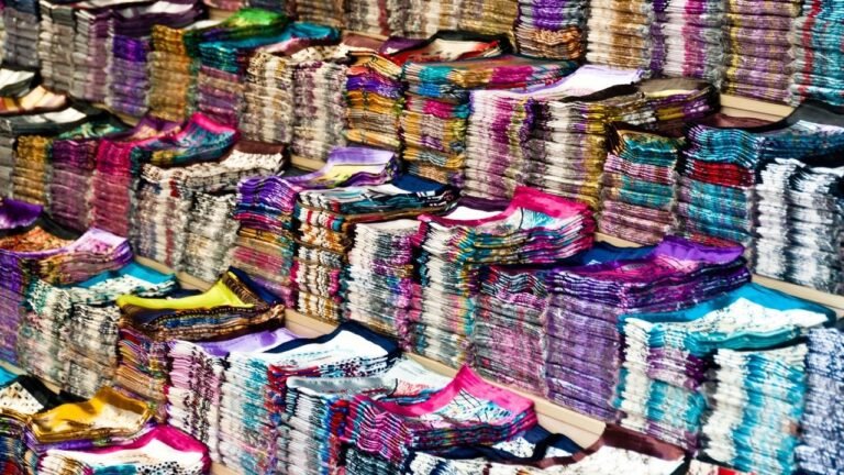 Finding the Best Wholesale Clothing Vendors