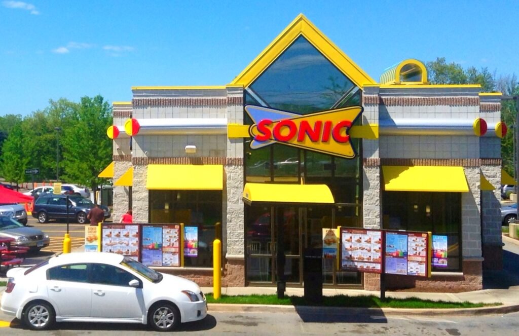 when does sonic close