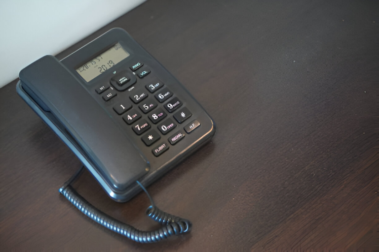 Comparing Yealink T46U IP Phone and Yealink T33P IP Phone: Which One Is Right for You?