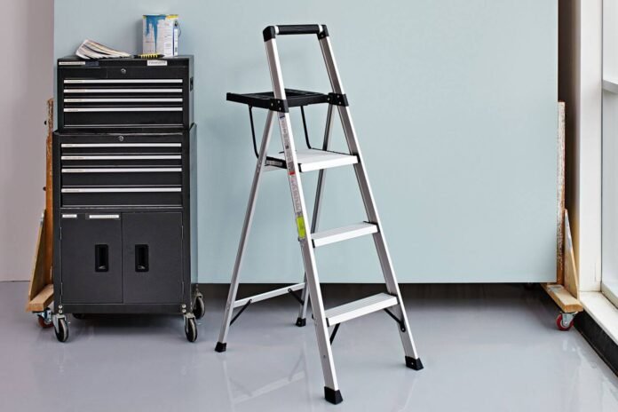 5 Reasons to Choose an Aluminum Ladder Over Other Materials